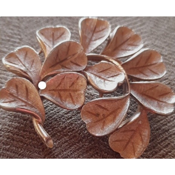 Vintage Coro Francois Brooch Pin Heart Shaped Leaf Branch Goldtone Textured 2" - Picture 1 of 5